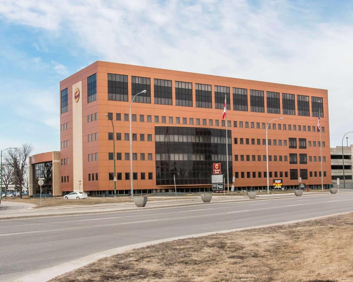 Clarion Hotel & Suites Winnipeg Exterior photo